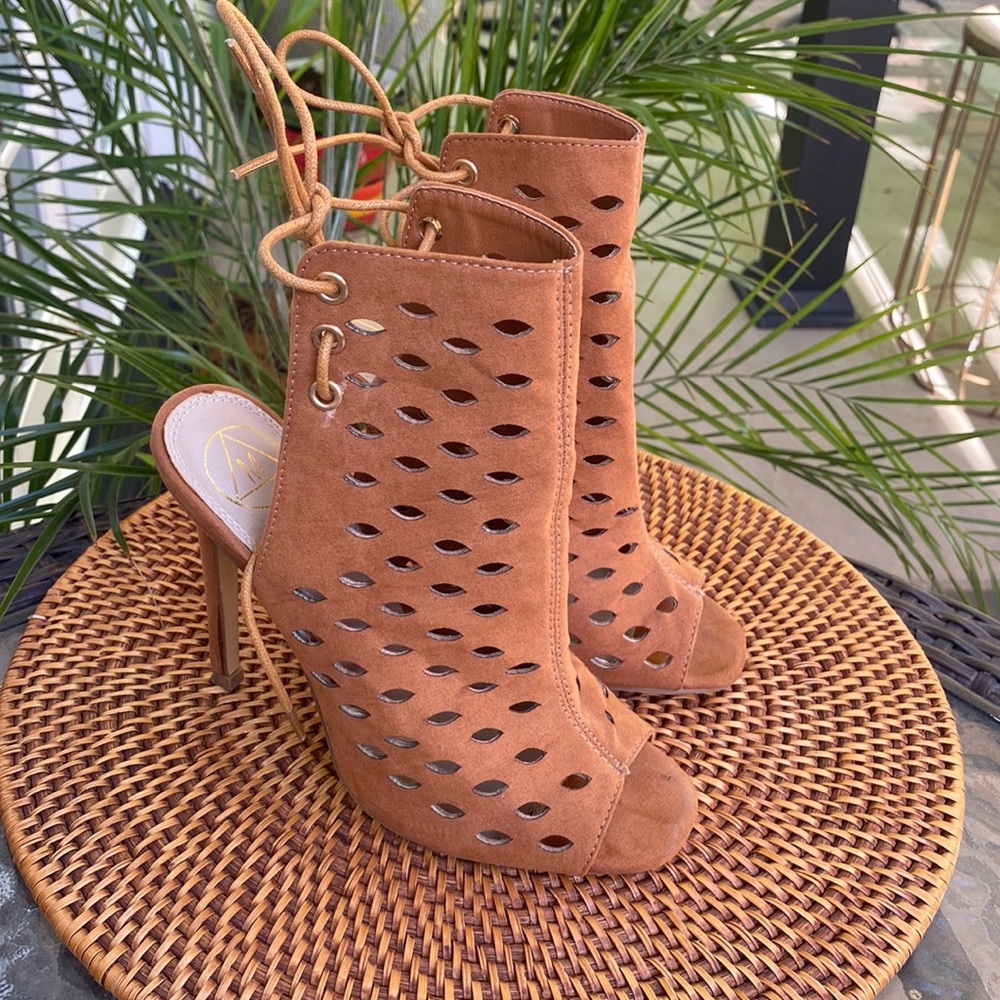 Missguided Brown Heels - Picture 1 of 3
